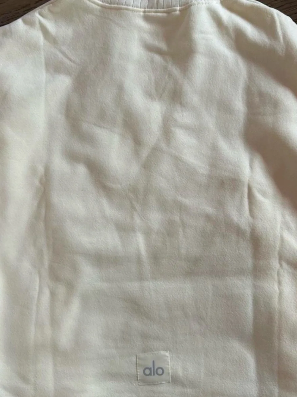 Alo yoga sweat set in cream. NWT.